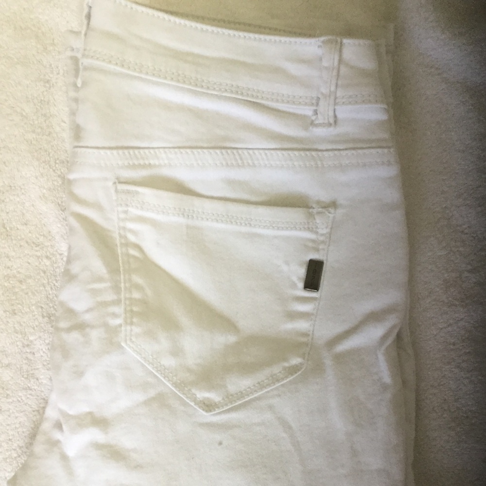 White 1822 Jeans